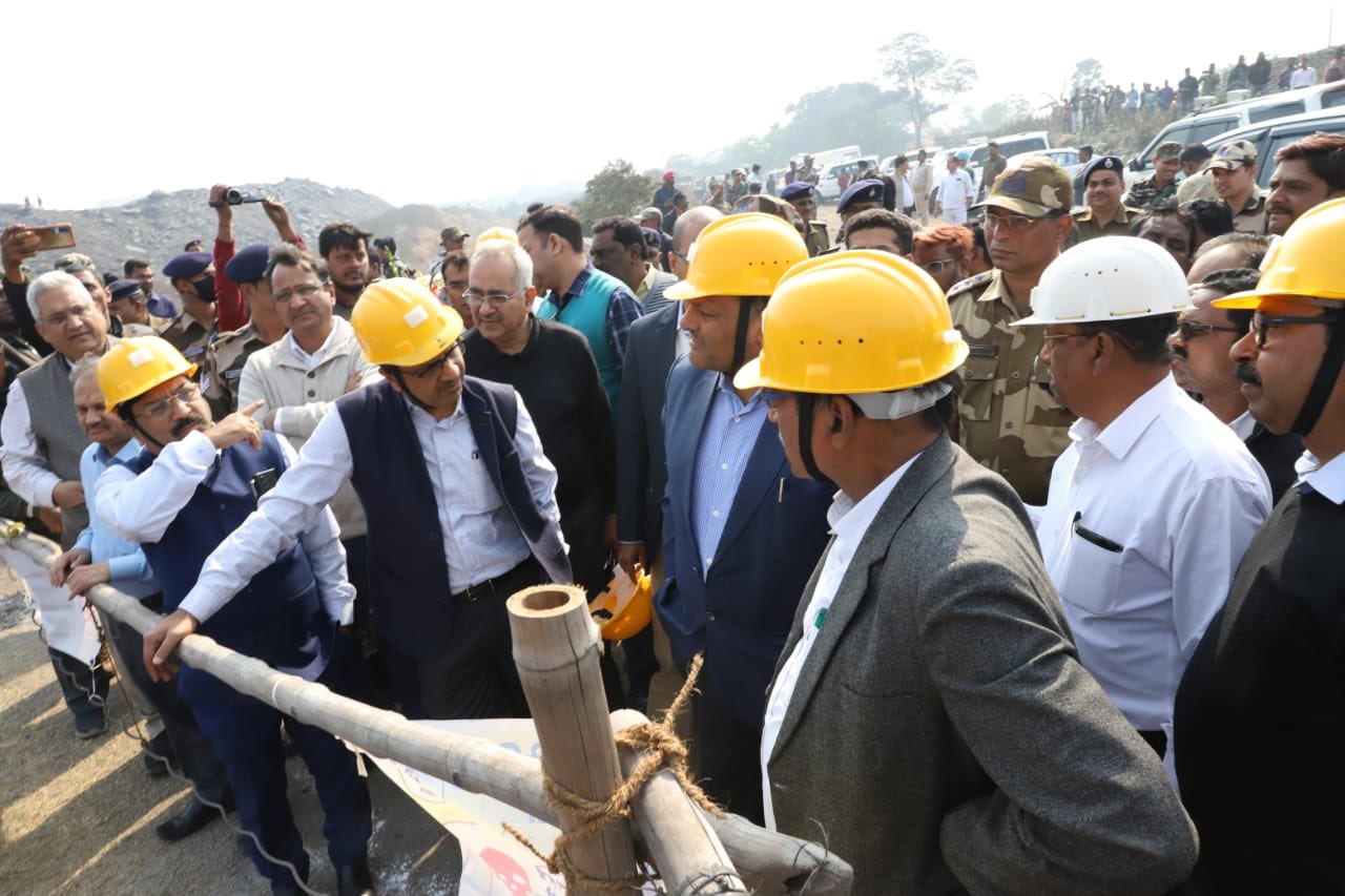 Secretary (Coal) also visited subsidence sites at Sendra-Bansjora