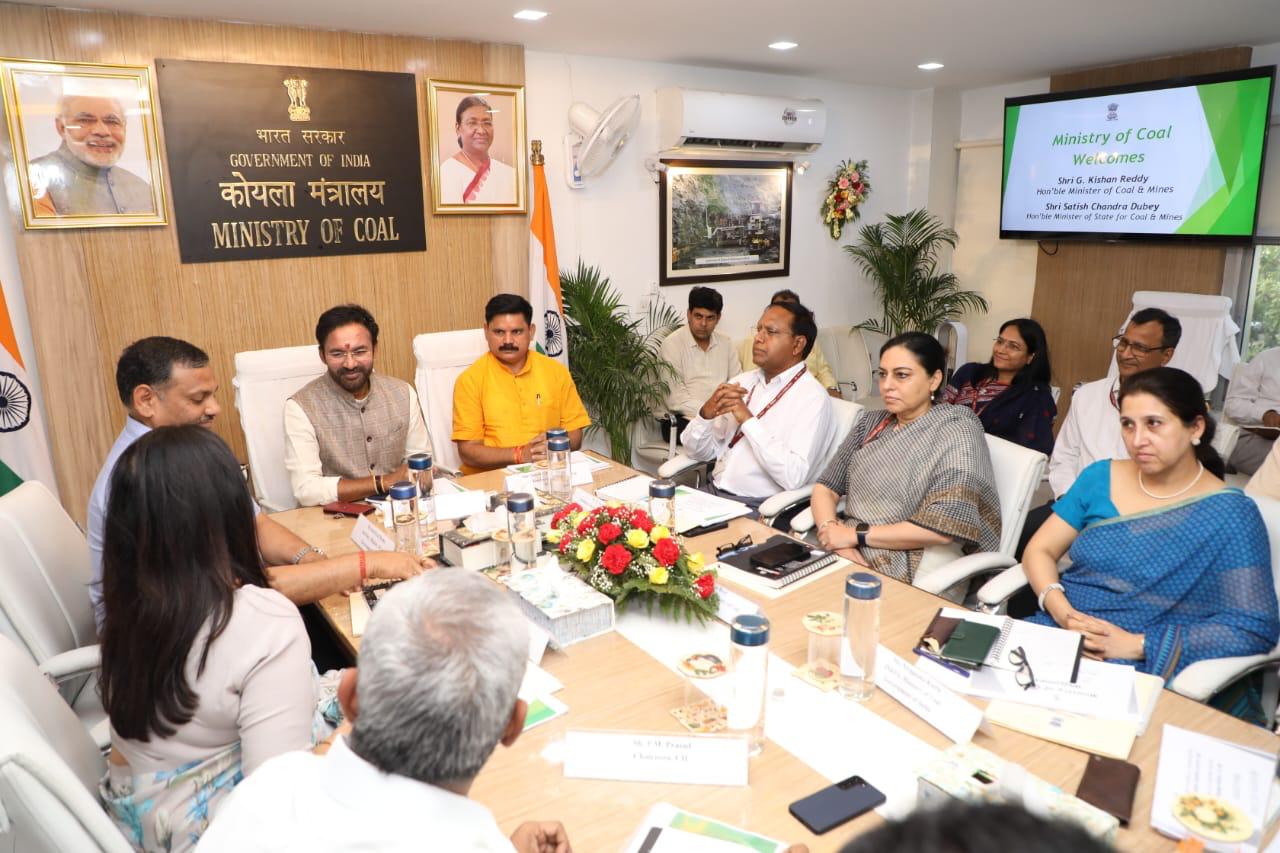 Union Hon'ble Minister & MoS assumes charge and reviews the coal ministry