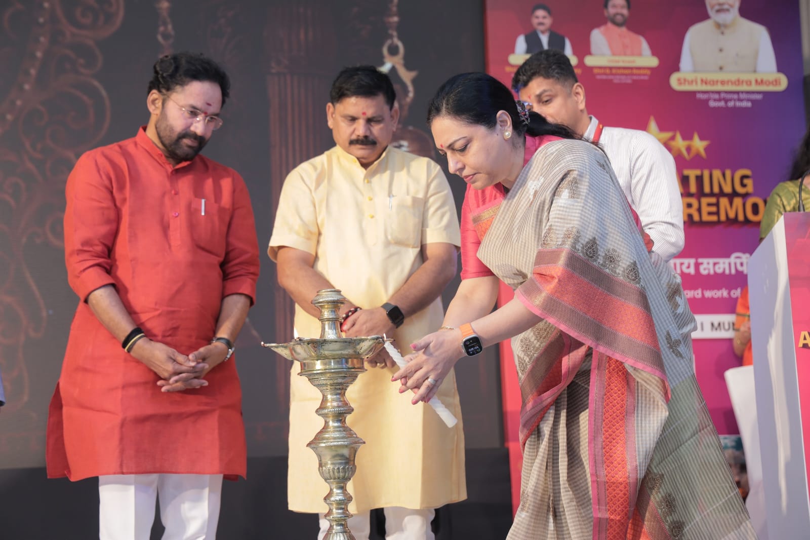 Hon’ble Minister of Coal and Mines, Shri G. Kishan Reddy, along with Hon’ble Minister of State of Coal and Mines Shri Satish Chandra Dubey, lit the ceremonial lamp at the Star Rating Awards
